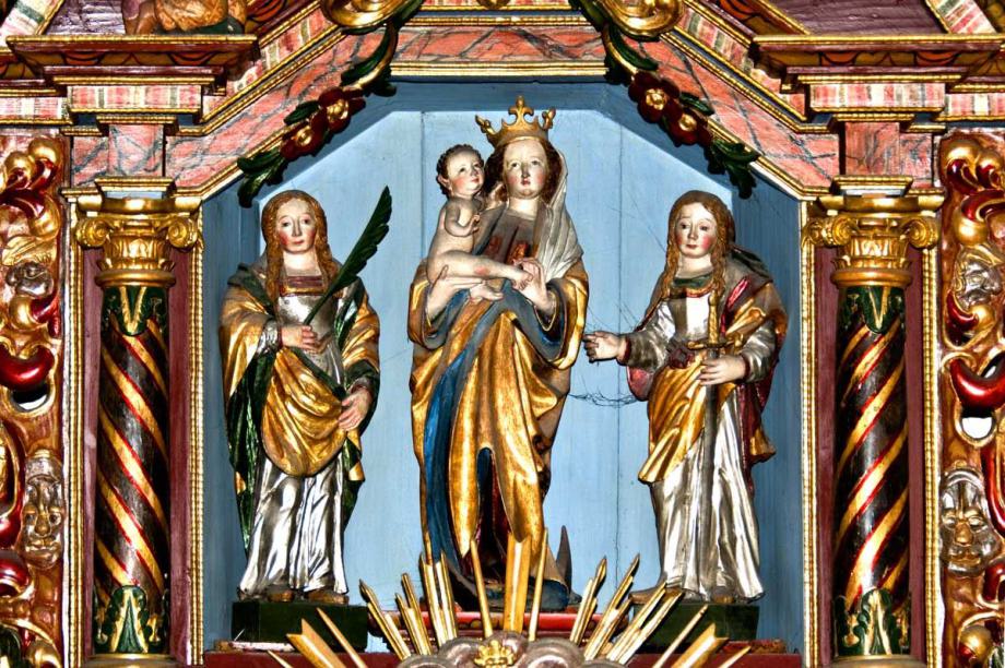 Maria mit Jesuskind in Mitten von