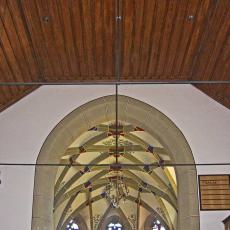 29 Blick aus dem Schiff in den Chor