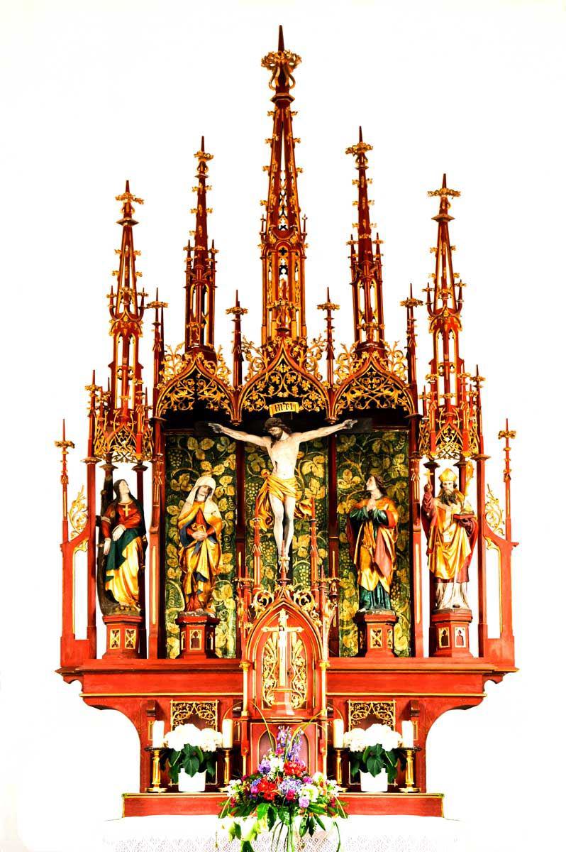 Neugotischer Altar