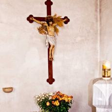 11 Crucifix