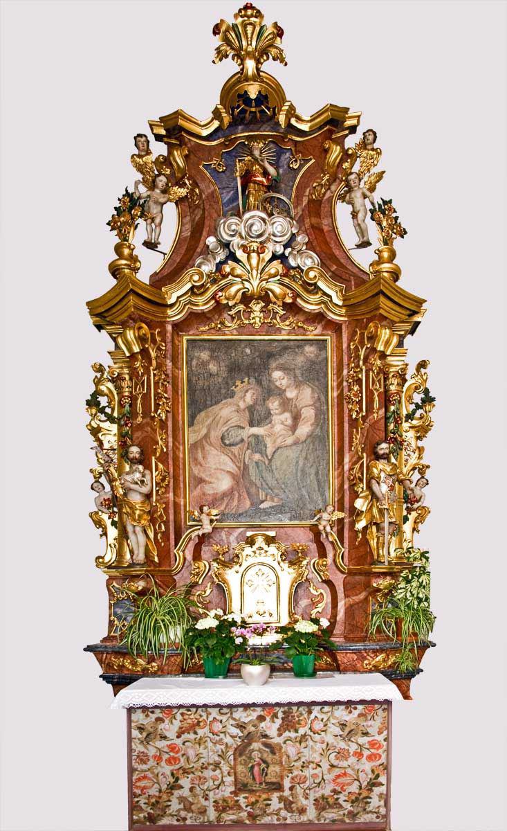 (gegenüber der Taufkapelle / Schiff hinten südwest)