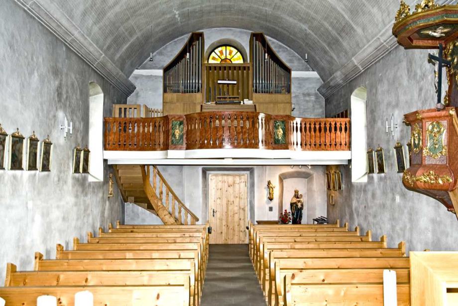Blick nach Westen zur Orgel